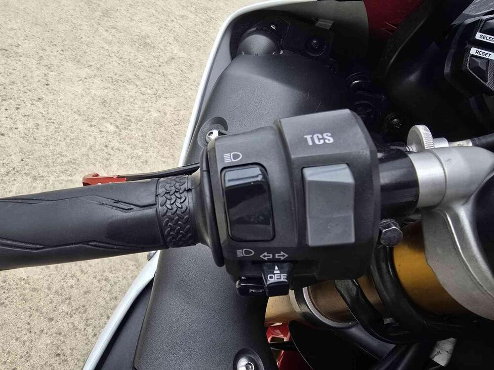 Yamaha YZF R1 (2012 - 14) (10)