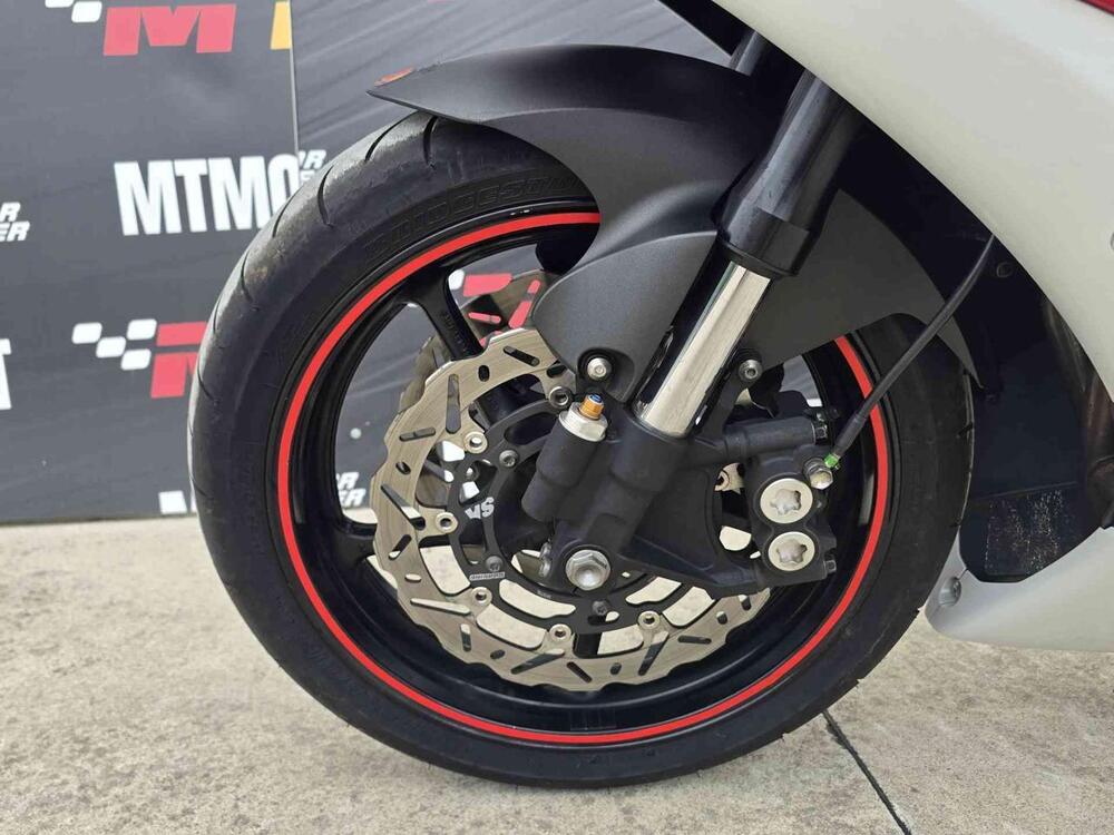 Yamaha YZF R6 (2010 - 16) (8)