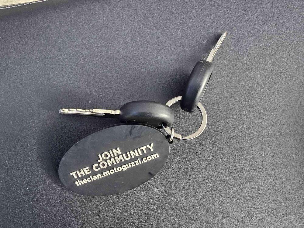 Moto Guzzi V85 TT (2019 - 20) (17)