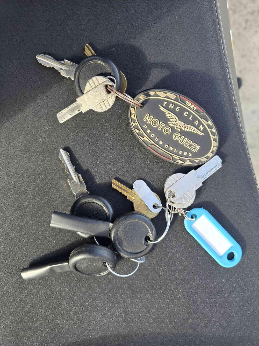 Moto Guzzi V85 TT (2019 - 20) (21)