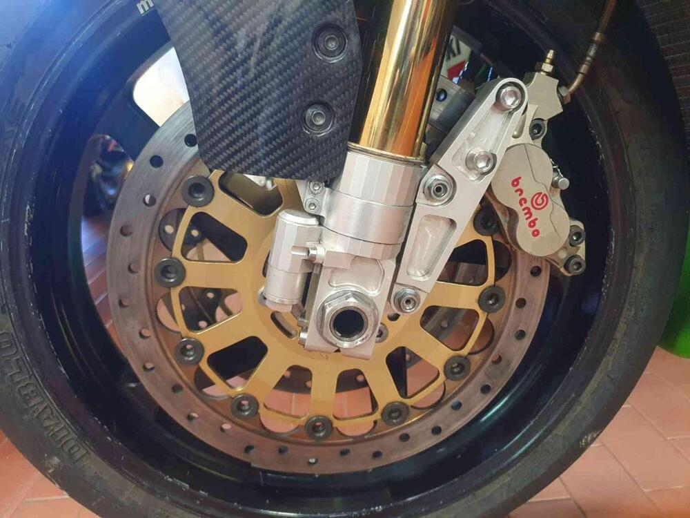 Kawasaki Ninja 750 ZX-7RR (16)