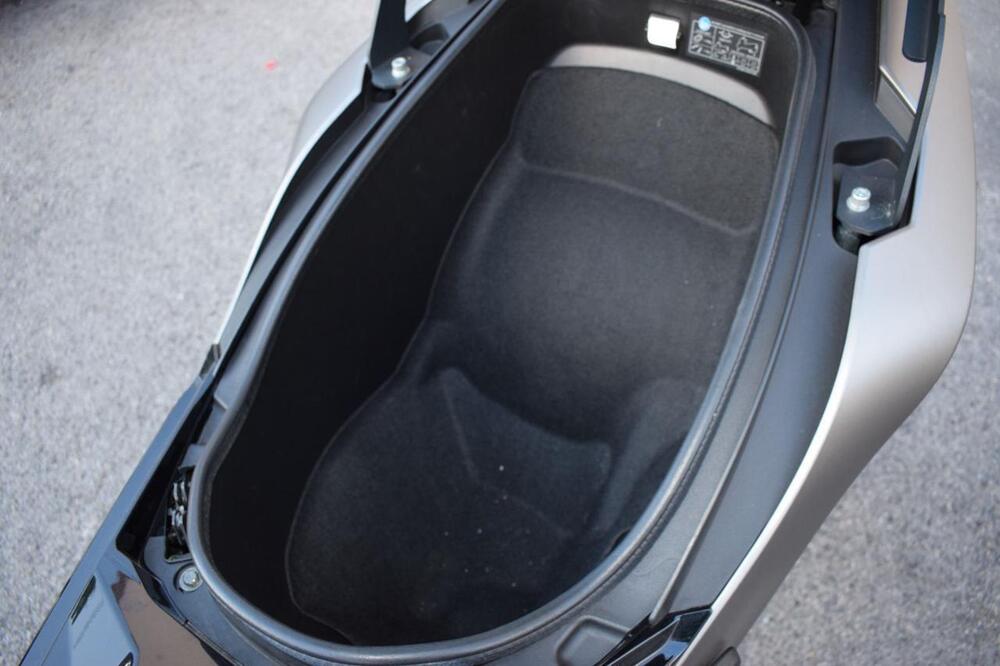 Kymco AK 550 Premium (2023 - 25) (17)