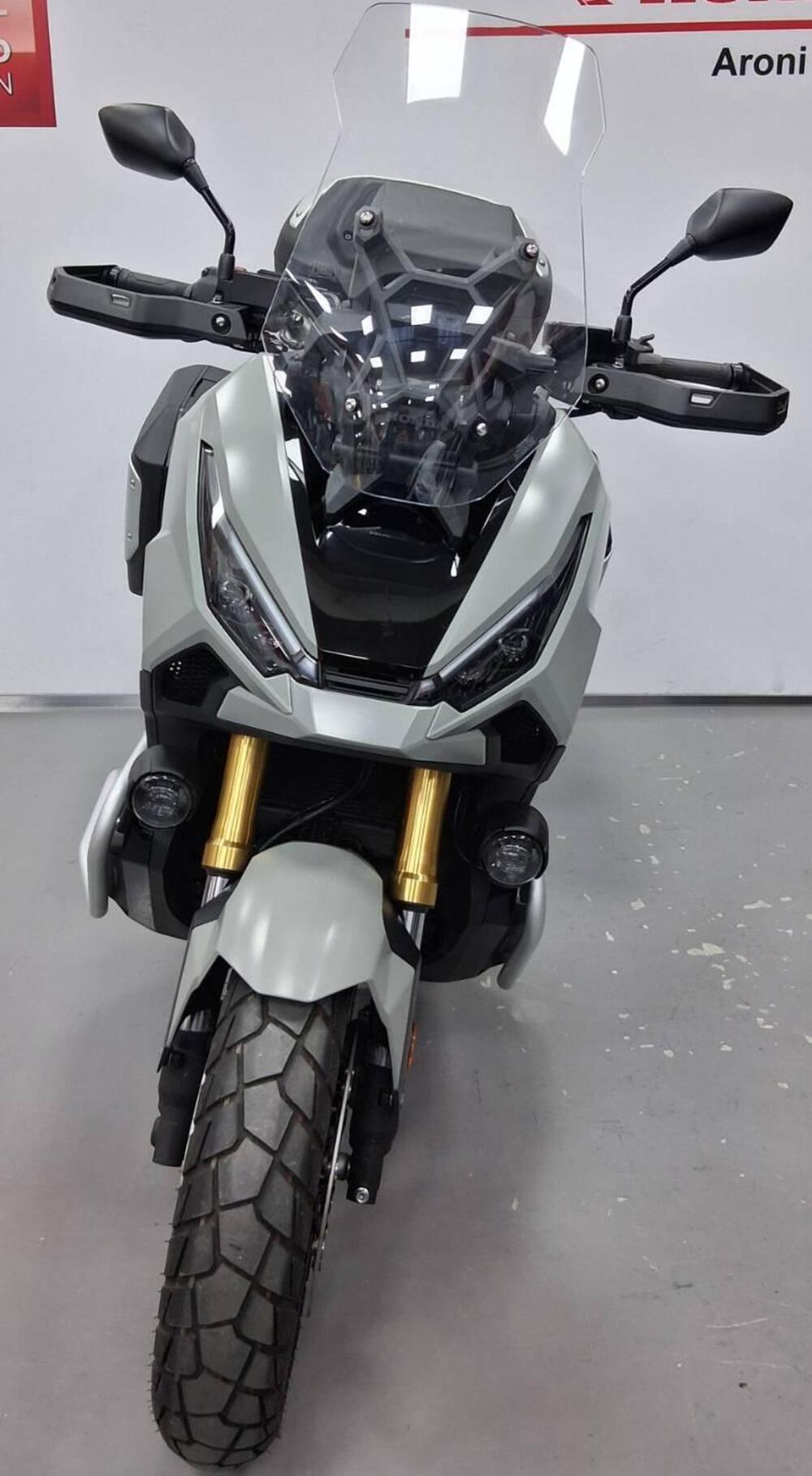 Honda X-ADV 750 Travel (2025) (2)