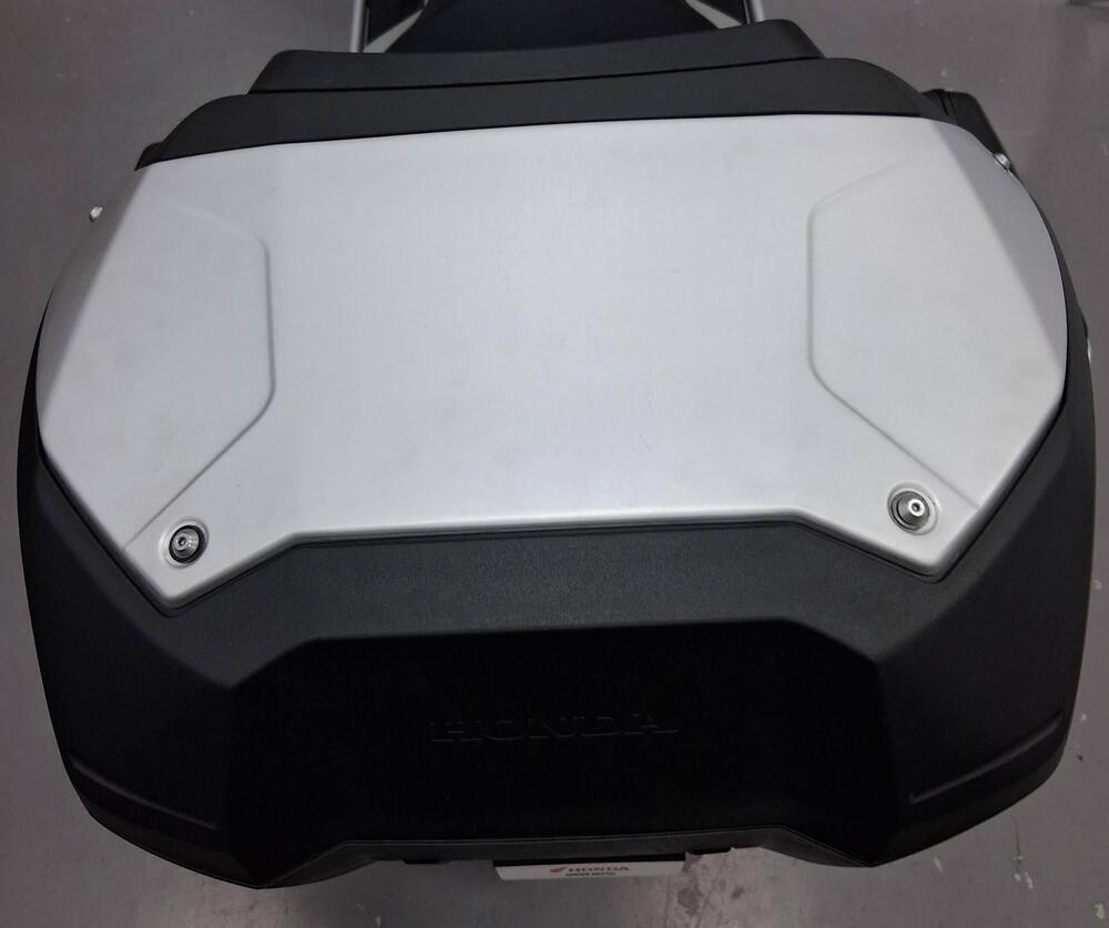 Honda X-ADV 750 Travel (2025) (9)