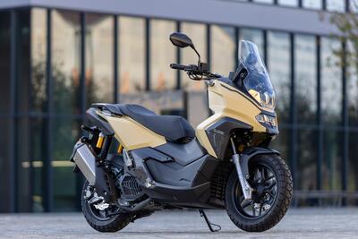 Rockville 125, il nuovo scooter sportivo di UM Motorcycles arriva in Italia
