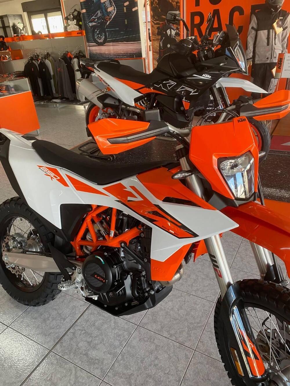 KTM 690 Enduro R (2026) (2)
