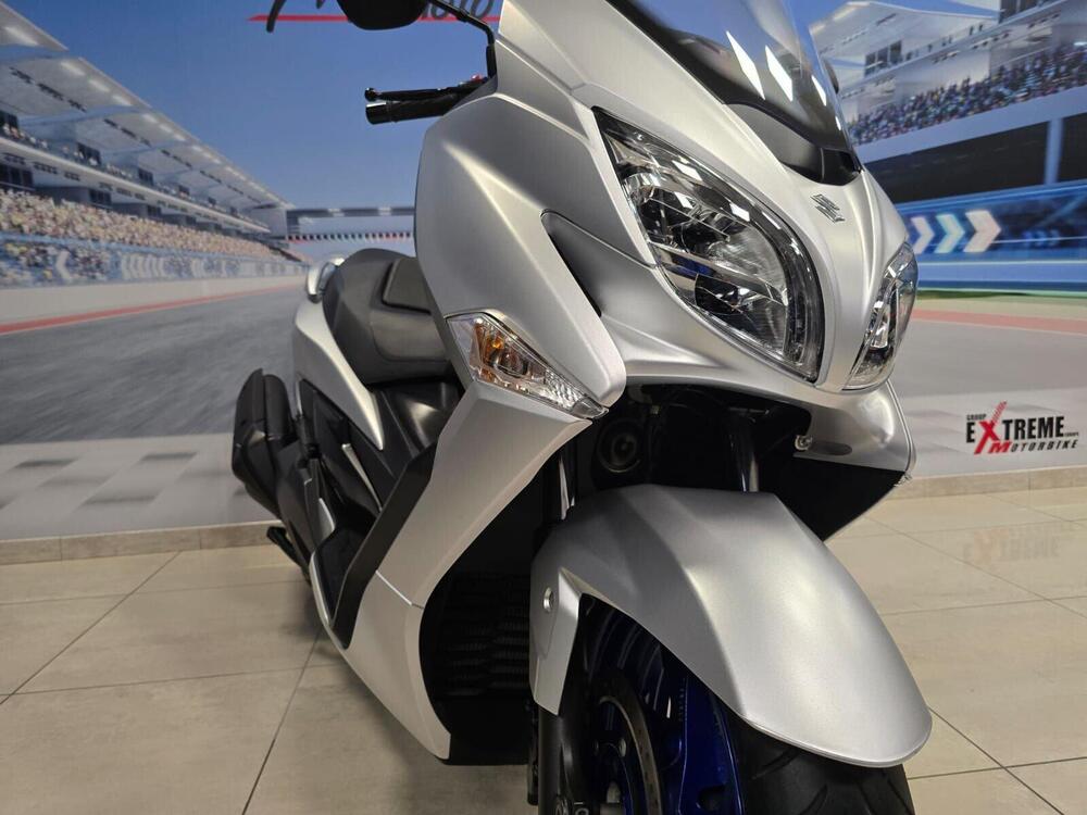 Suzuki Burgman 400 (2022 - 24) (17)