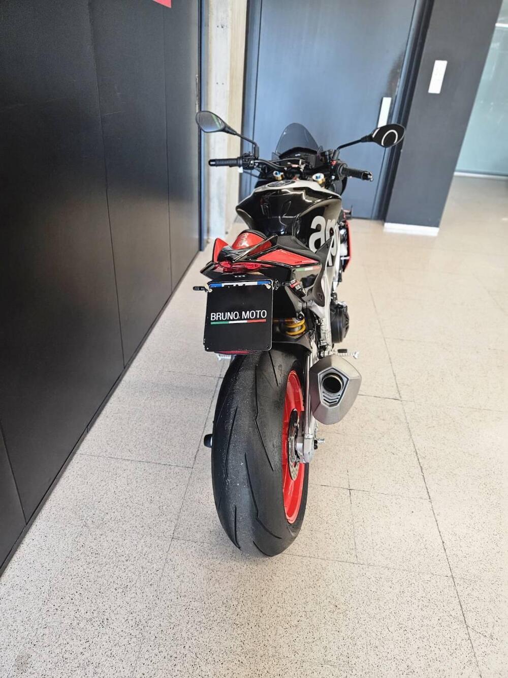 Aprilia Tuono V4 Factory (2017 - 18) (9)