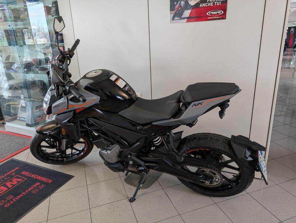 CFMOTO 300NK (2021 - 25) (2)