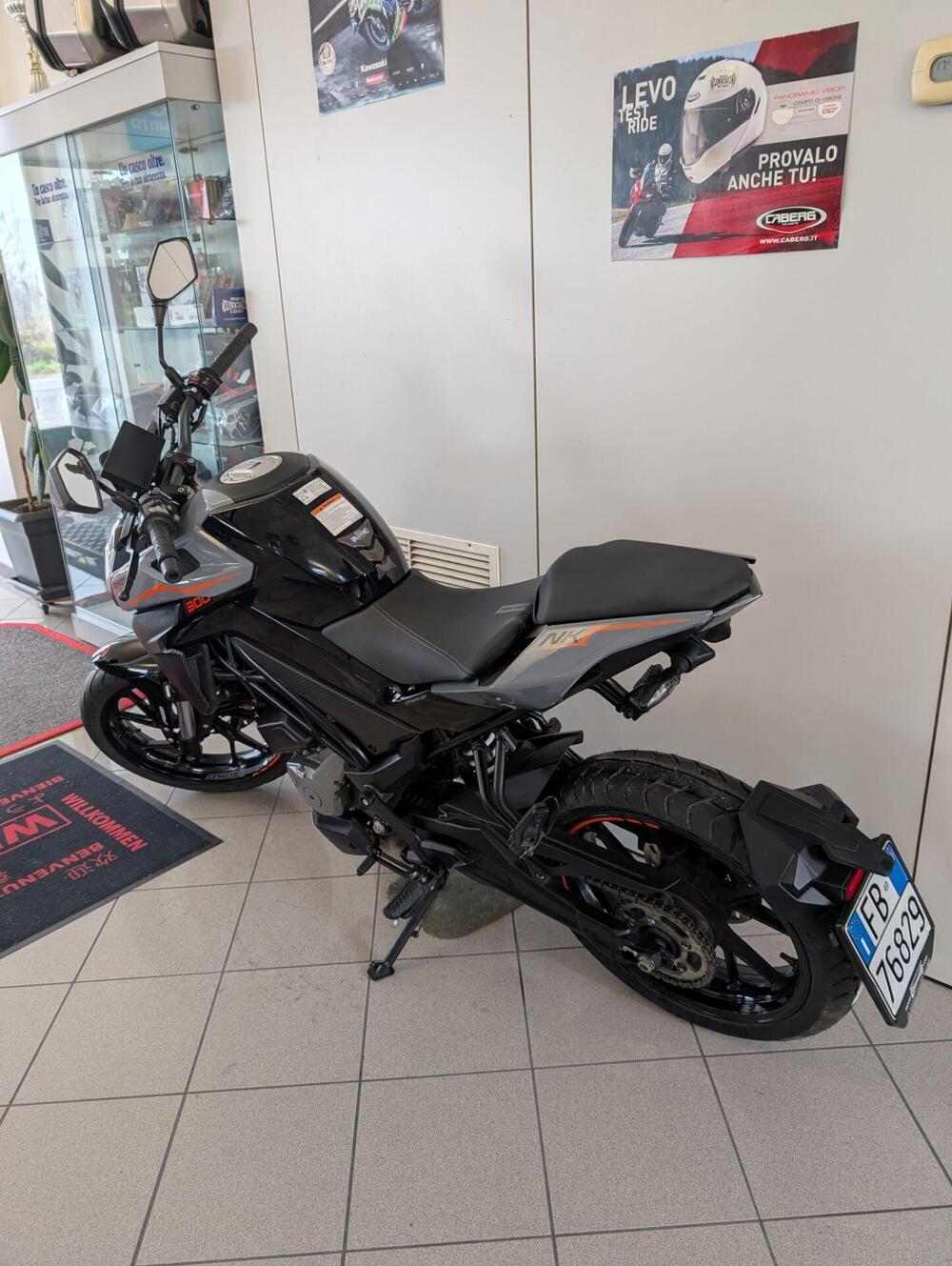 CFMOTO 300NK (2021 - 25) (3)