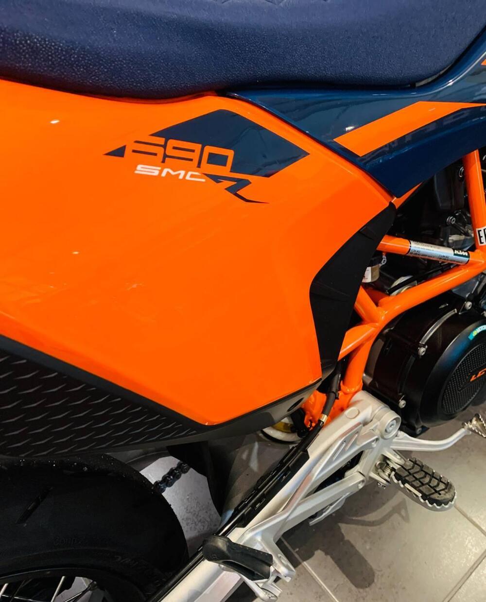 KTM 690 SMC R (2026) (3)