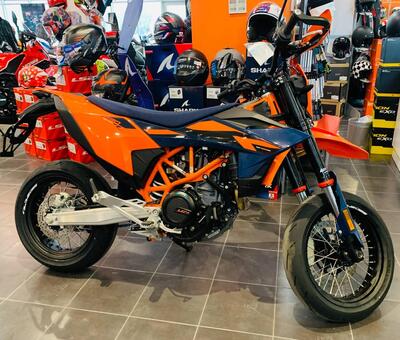 KTM 690 SMC R (2026) nuova