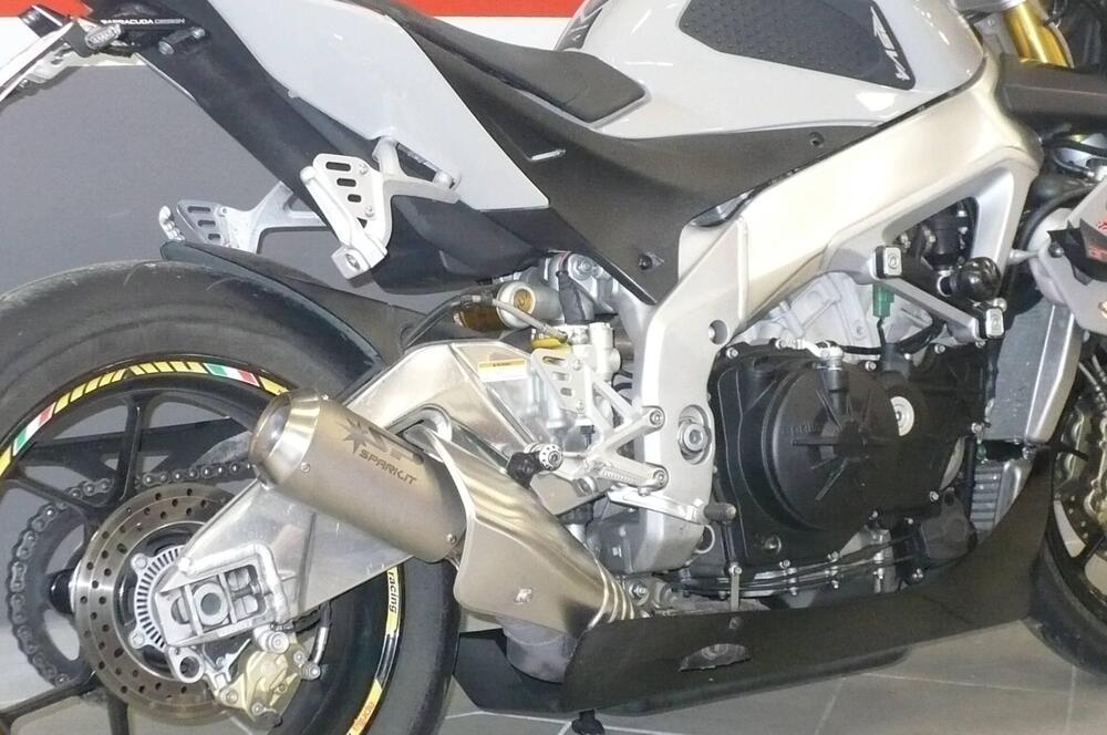 Aprilia Tuono V4 R APRC (2011 - 13) (7)