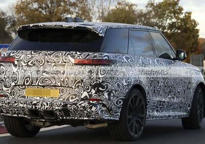 Range Rover Sport SV 2027: il V8 sopravvive ma con un prezzo…