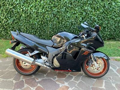 Honda CBR 1100 XX Superblackbird (1999 - 00) usata