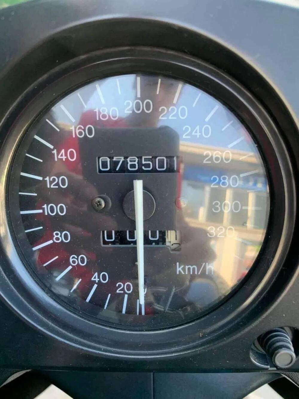 Honda CBR 1100 XX Superblackbird (1999 - 00) (3)