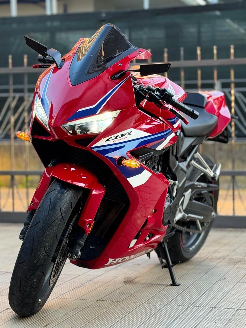 Honda CBR 650 R E-Clutch (2024 - 26)