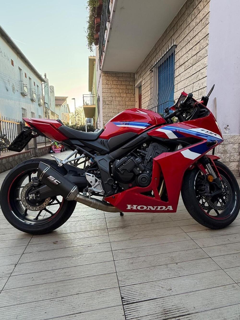 Honda CBR 650 R E-Clutch (2024 - 26) (2)