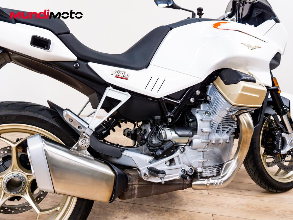 Moto Guzzi V100 Mandello (2022 - 24) (2)