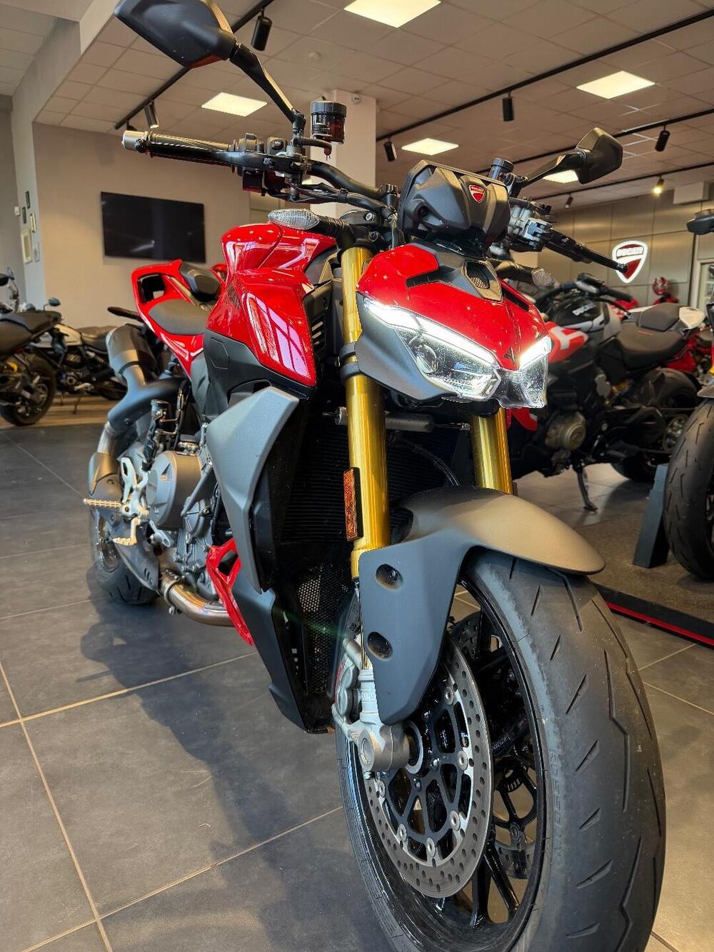 Ducati Streetfighter V2 S (2025) (3)