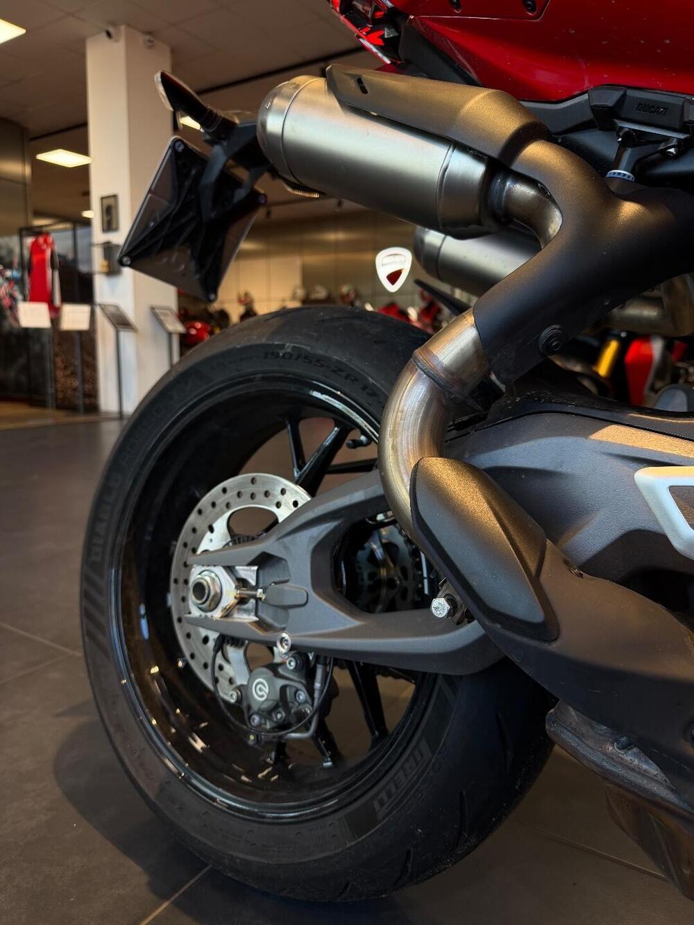 Ducati Streetfighter V2 S (2025) (9)