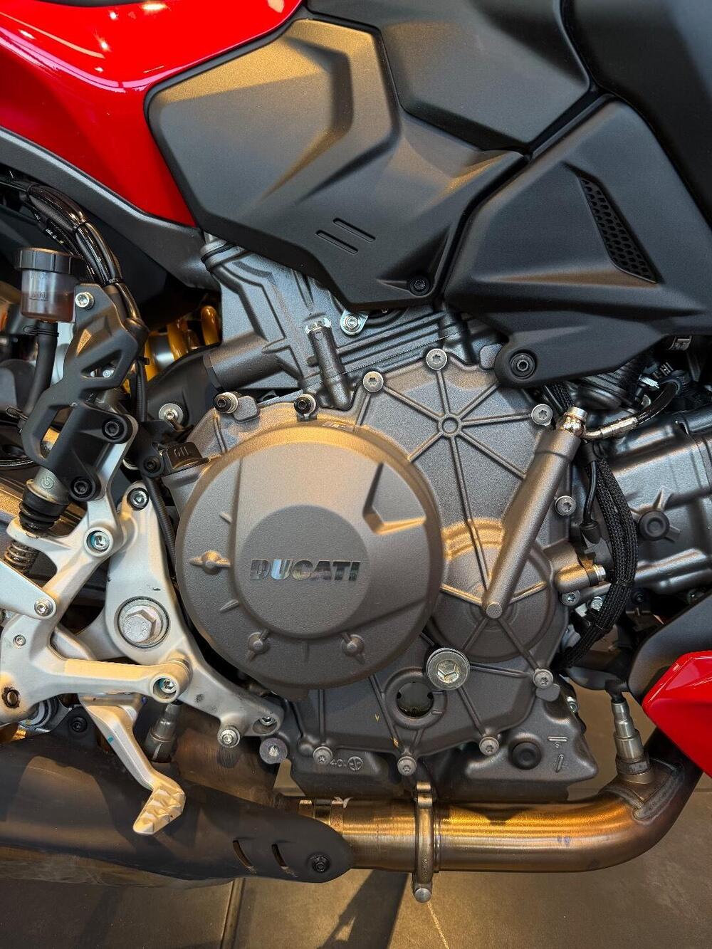 Ducati Streetfighter V2 S (2025) (11)