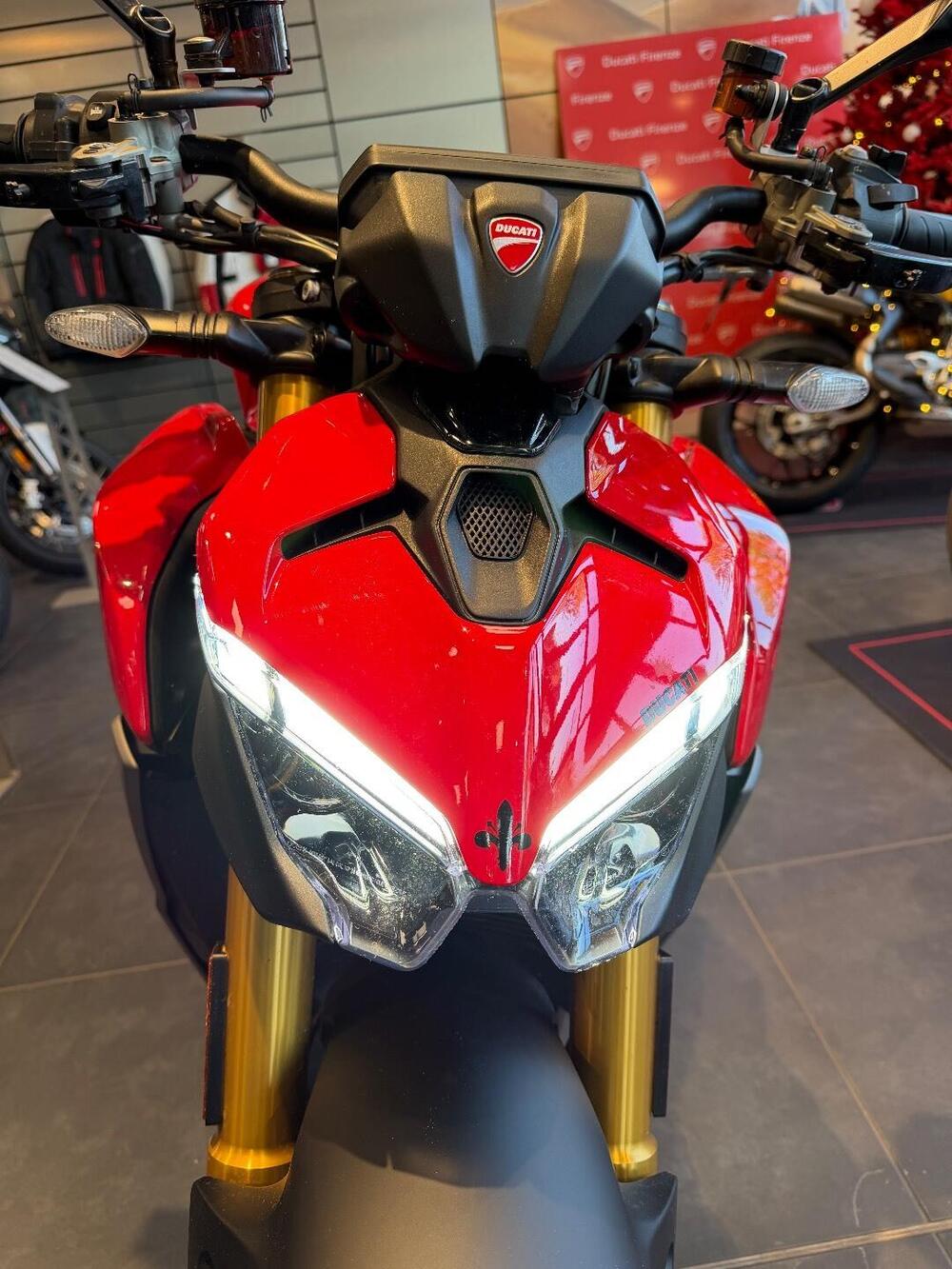 Ducati Streetfighter V2 S (2025) (12)