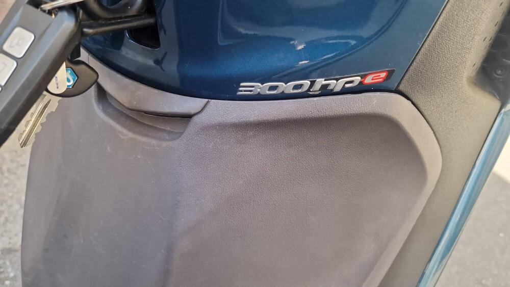 Piaggio Beverly 300 Hpe (2021) (4)