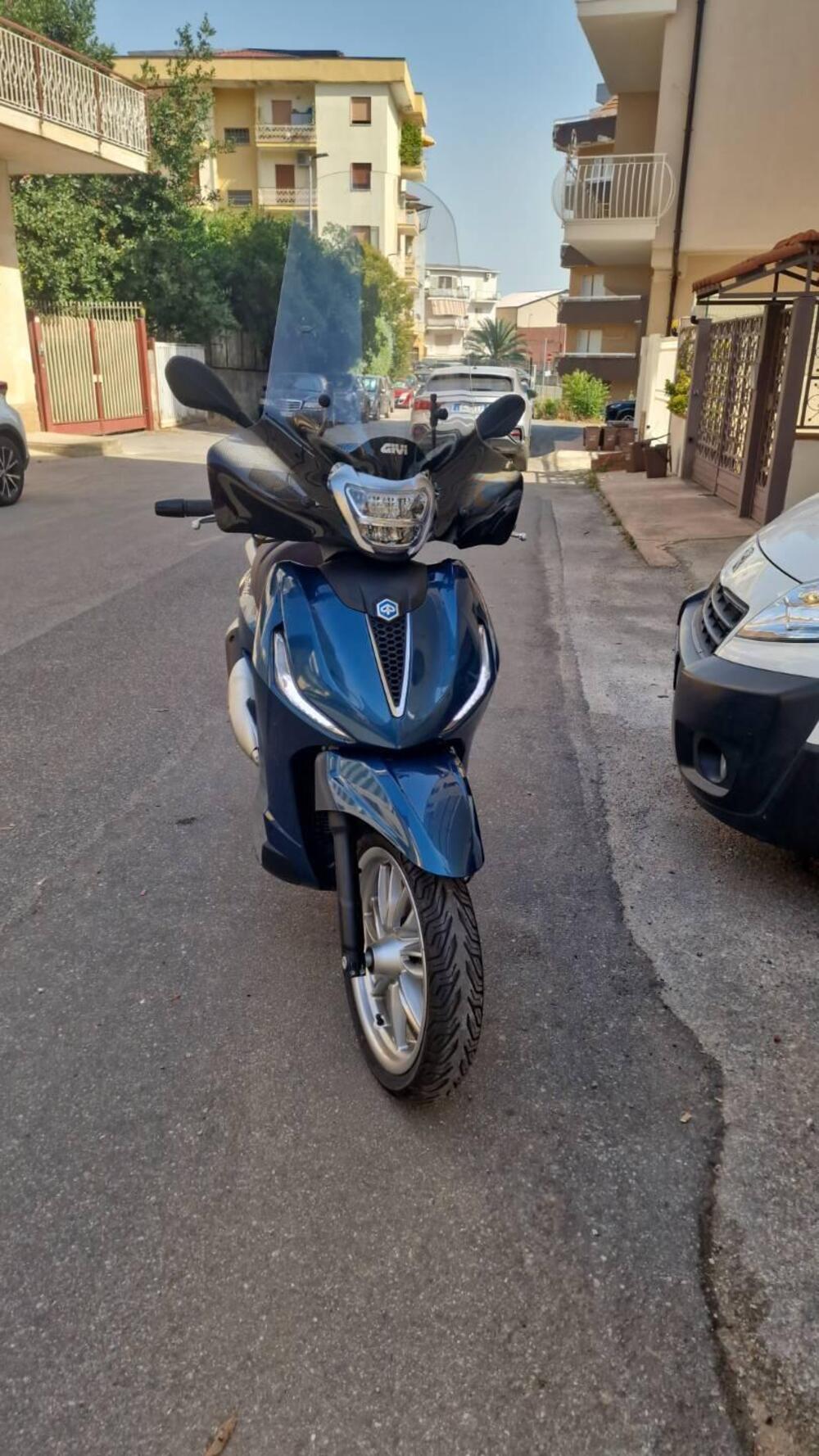 Piaggio Beverly 300 Hpe (2021) (8)