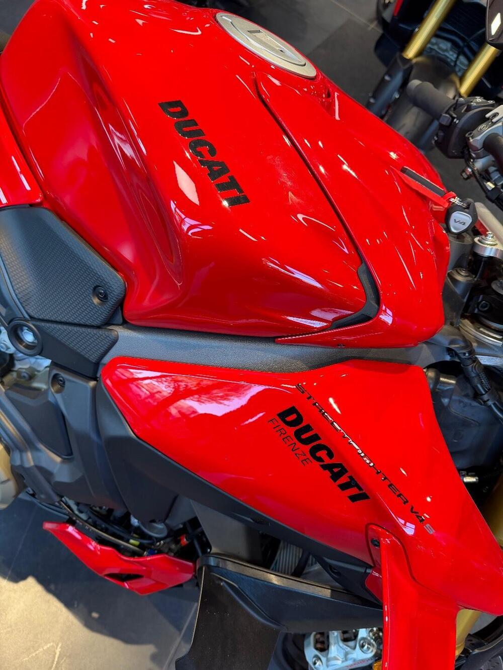 Ducati Streetfighter V4 S (2025) (6)