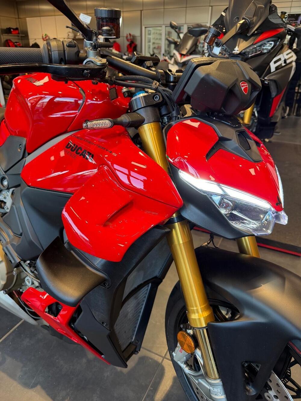 Ducati Streetfighter V4 S (2025) (5)