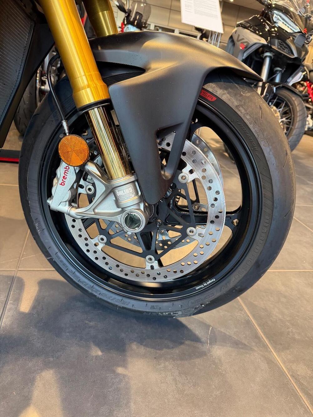 Ducati Streetfighter V4 S (2025) (8)
