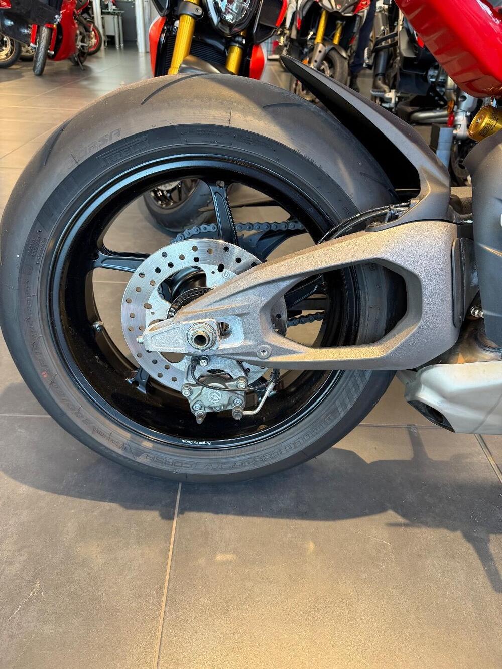 Ducati Streetfighter V4 S (2025) (18)