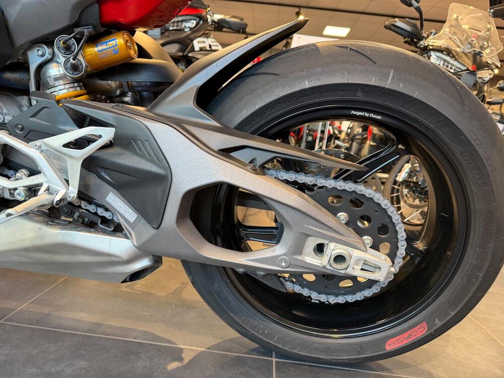 Ducati Streetfighter V4 S (2025) (14)