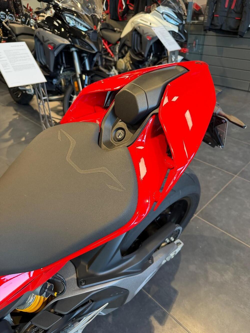 Ducati Streetfighter V4 S (2025) (12)