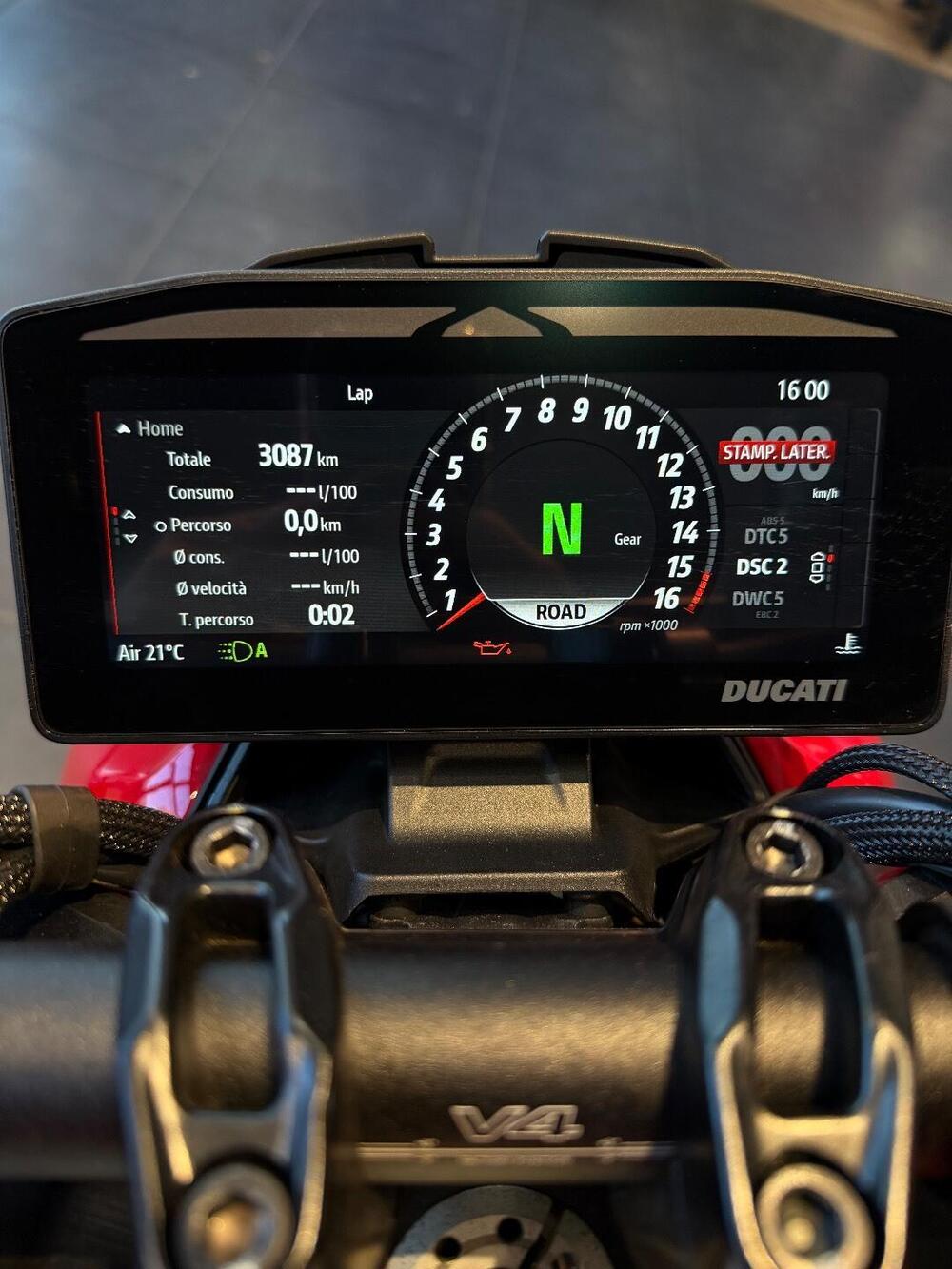 Ducati Streetfighter V4 S (2025) (3)