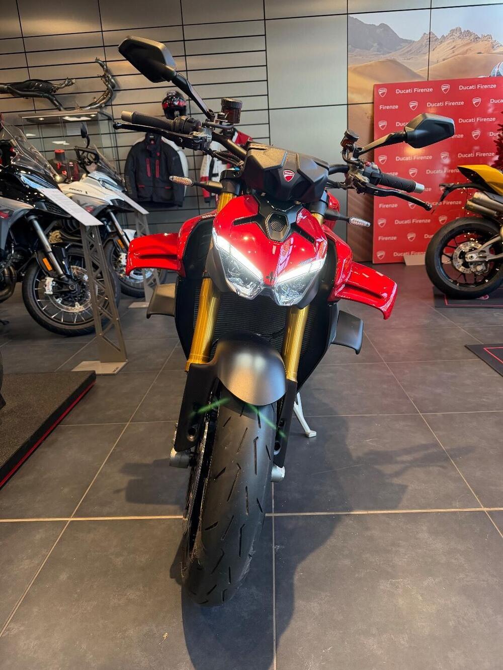 Ducati Streetfighter V4 S (2025) (19)