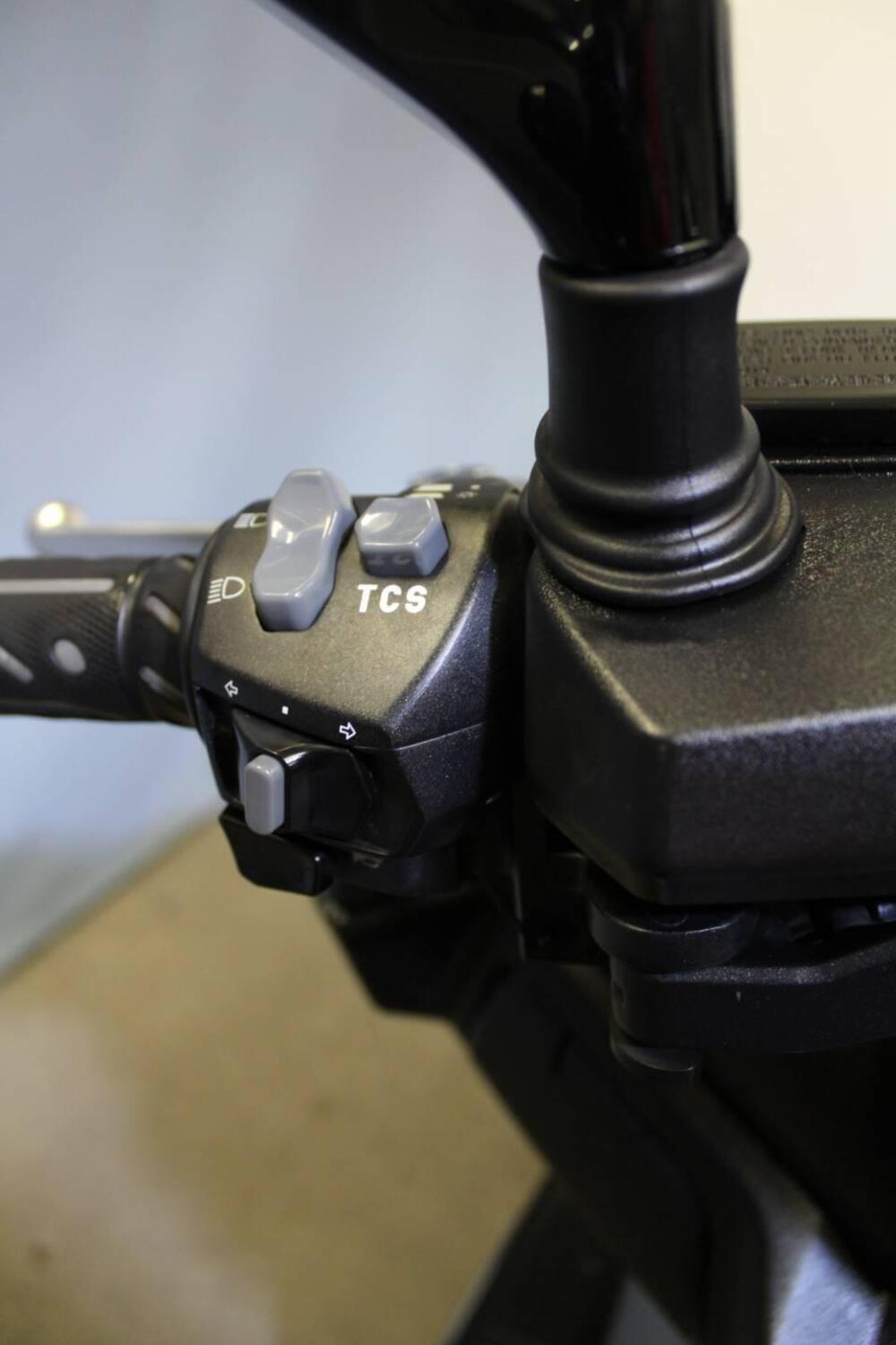 Kymco Xciting 400i S TCS (2021 - 24) (10)