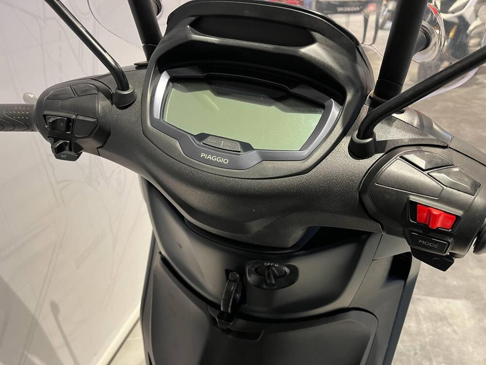 Piaggio Beverly 400 ABS-ASR (2021 - 24) (6)