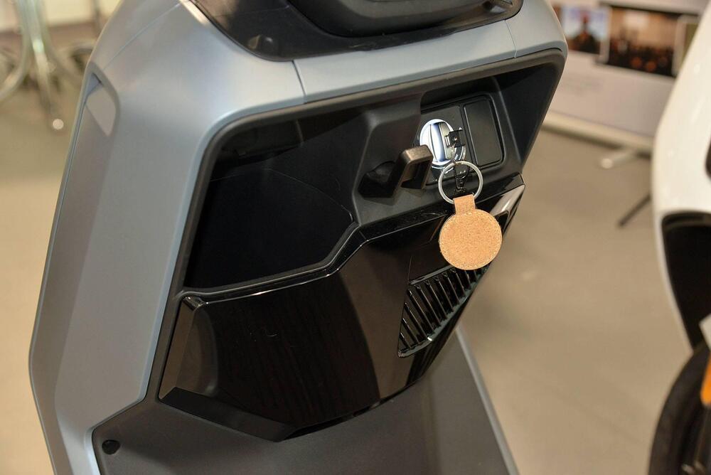 Niu NQiX 300 (2025) (2)