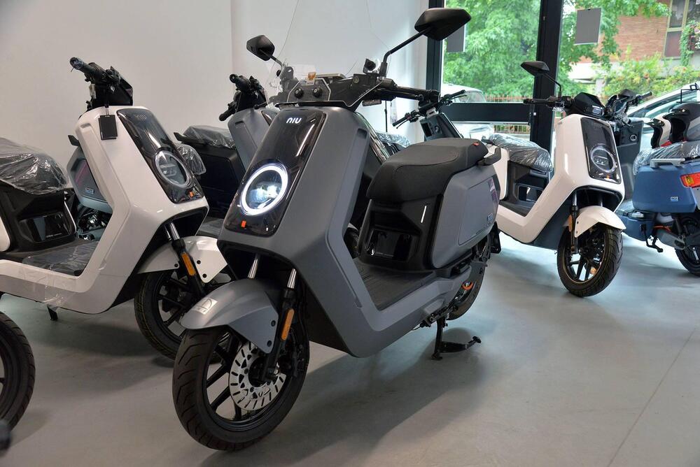 Niu NQiX 300 (2025) (3)