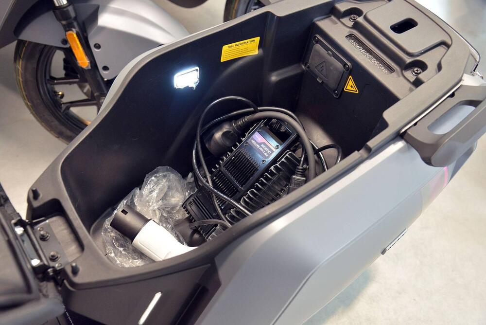 Niu NQiX 300 (2025) (7)