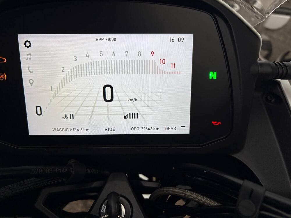 Moto Morini X-Cape 650 (2021 - 25) (17)