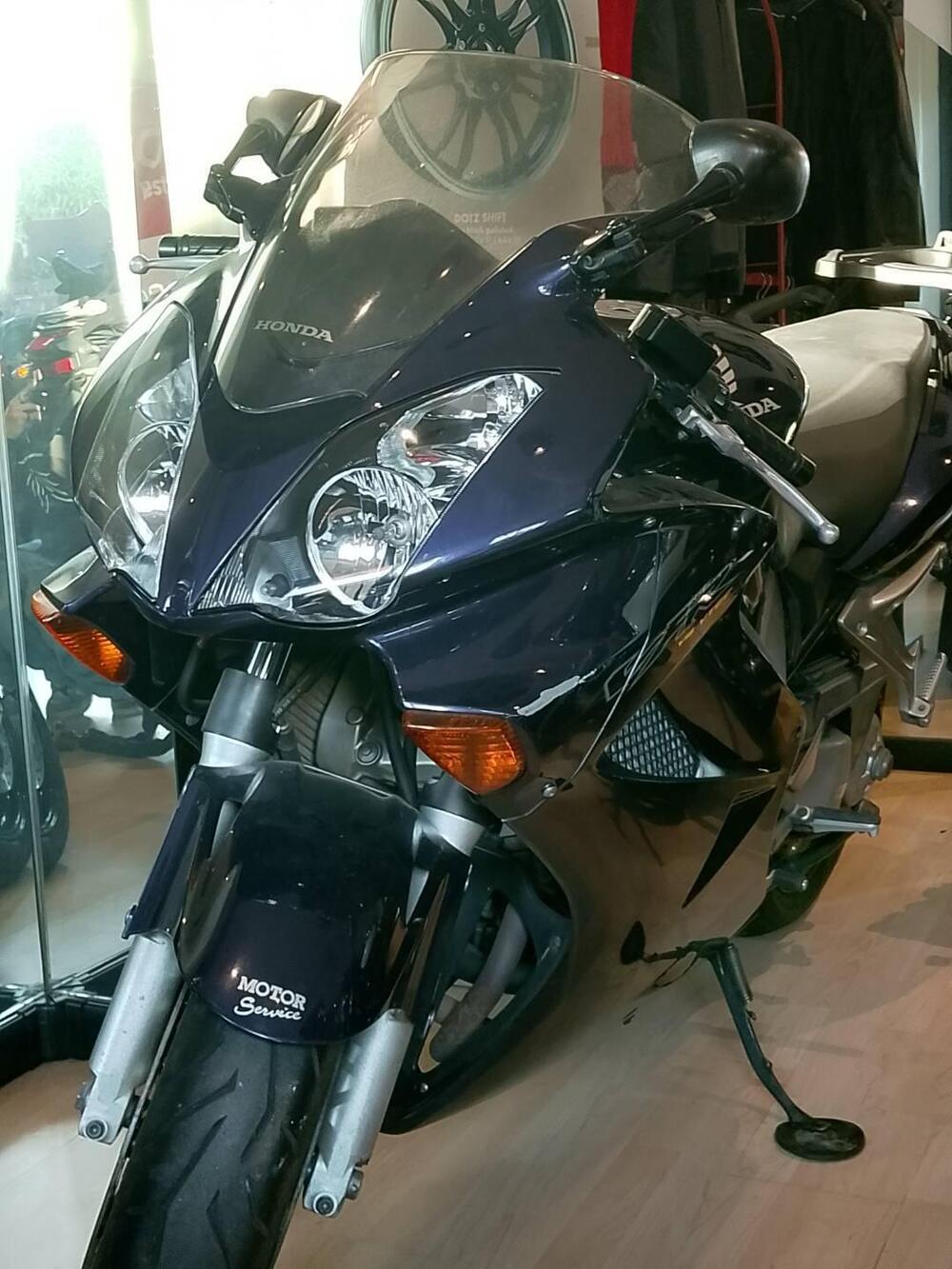 Honda VFR 800 (2002 - 05) (2)