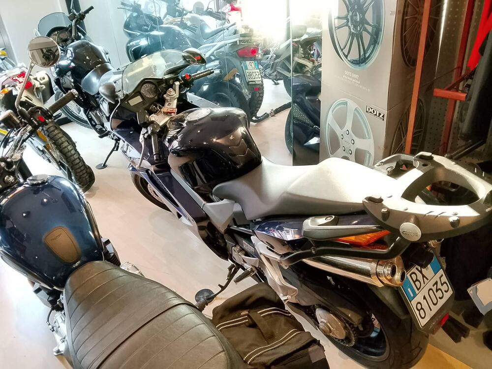 Honda VFR 800 (2002 - 05) (5)