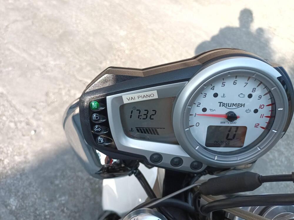 Triumph Speed Triple 1050 (2005 - 11) (7)