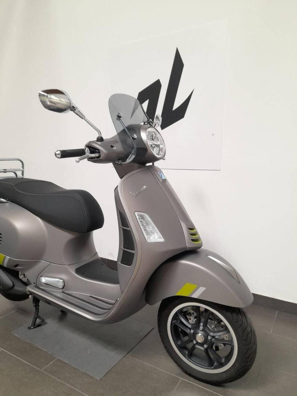 Vespa GTS 300 Super Tech (2023 - 24) (3)