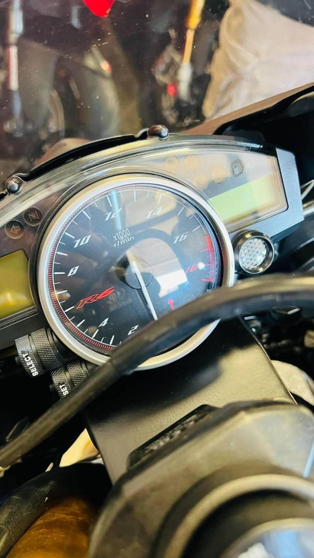 Yamaha YZF R6 (2010 - 16) (8)