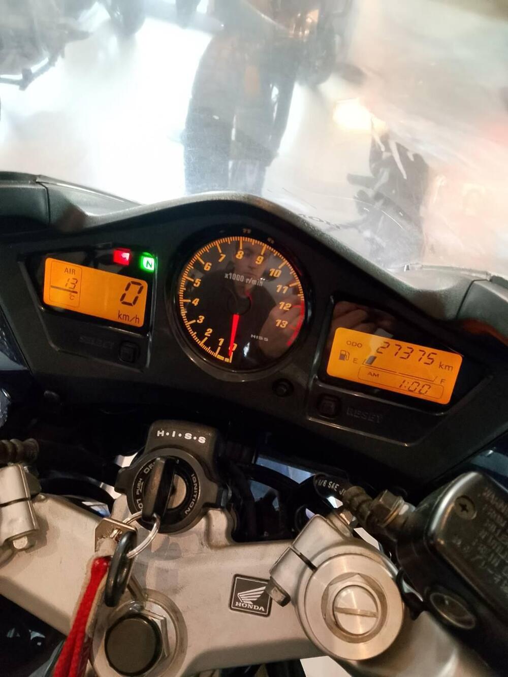 Honda VFR 800 (2002 - 05) (9)