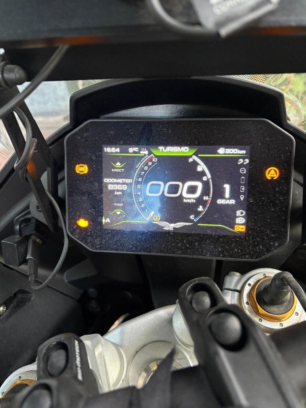 Moto Guzzi V100 Mandello S (2022 - 24) (6)